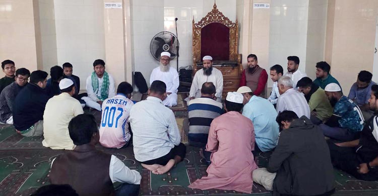 হাদিকে গুলি: দ্বিতীয় দিনেও দেশজুড়ে বিক্ষোভ-দোয়া