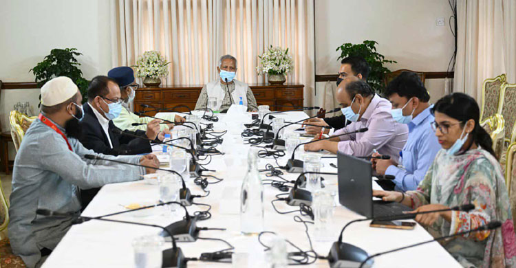 সুষ্ঠু হজ ব্যবস্থাপনায় সংশ্লিষ্টদের প্রধান উপদেষ্টার অভিনন্দন