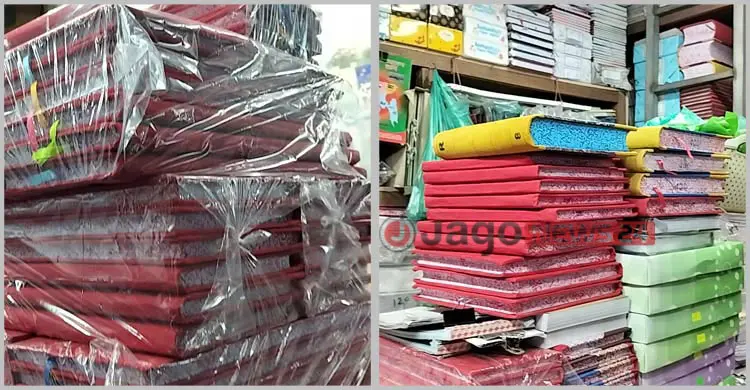 হালখাতা ঘিরে জমজমাট পুরান ঢাকা, বাড়ছে খাতা ও কার্ডের চাহিদা