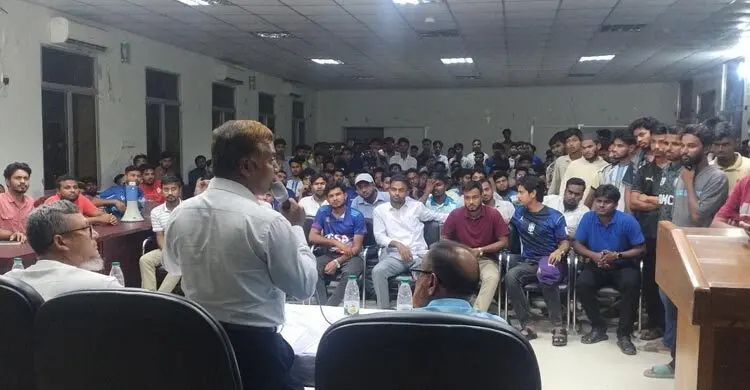 হল ফি বাড়ানোর প্রতিবাদ করায় শিক্ষার্থীদের ‘শেয়াল’ বললেন অধ্যক্ষ
