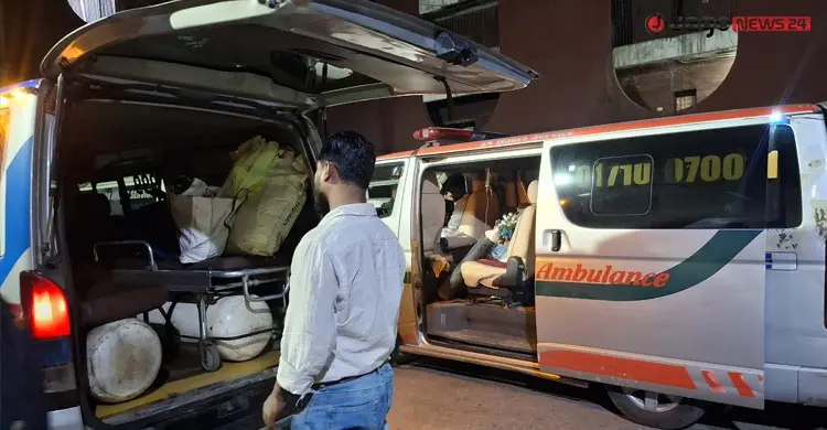 মায়ের কোলে শিশুর নিশ্বাসের লড়াই, সিট না পেয়ে হাহাকার