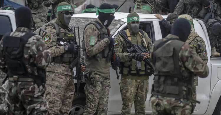 যেভাবে ৩০ হাজার সরকারি কর্মচারীকে বেতন দিচ্ছে হামাস