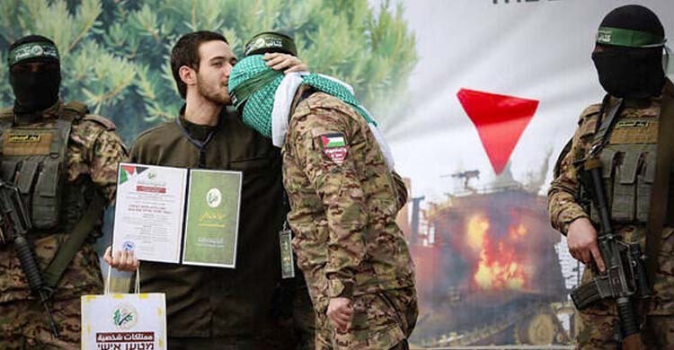 শান্তি প্রস্তাব মানলেও অস্ত্র জমা দেবে না হামাস