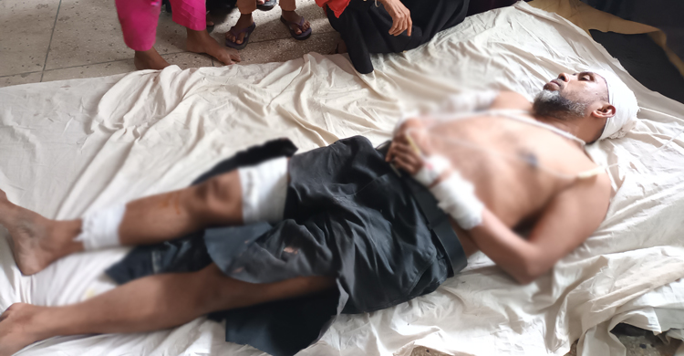 ছাত্রলীগ নেতার হামলায় শিক্ষকসহ আহত ৬