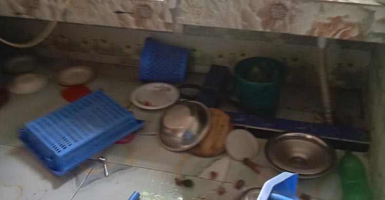 নারায়ণগঞ্জে জামায়াত কর্মীর বাড়িতে হামলা-বোমা বিস্ফোরণ, আহত ৬