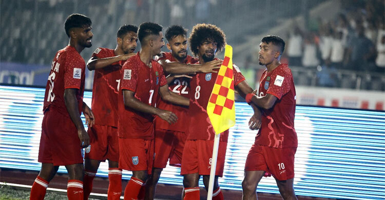 হামজাকে ‘মাঠ ও মাঠের বাইরের নেতা’ বললেন ক্যাবরেরা