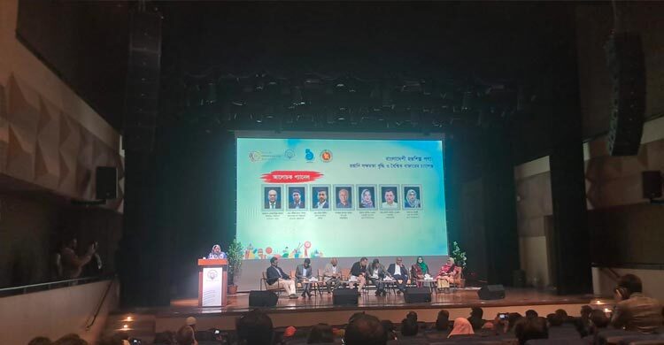 হস্তশিল্পের বাজার ১৫ হাজার কোটি টাকার, কর্মীদের ৫৬ শতাংশই নারী