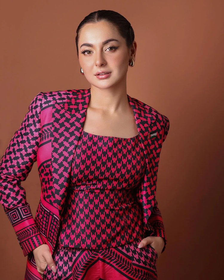 সত্যিই কি ঢাকায় আসছেন পাকিস্তানি সুন্দরী নায়িকা, কেন