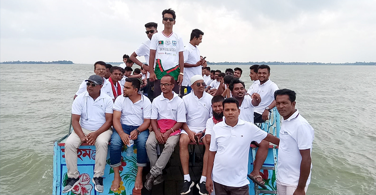 হাওরে ঘুরতে গিয়ে পথ হারিয়ে ৯৯৯-এ ফোন, শতাধিক পর্যটক উদ্ধার