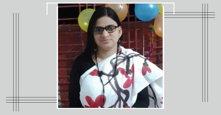 স্বামীর সামনে শরীরে পেট্রোল ঢেলে আগুন দেওয়া গৃহবধূর মৃত্যু