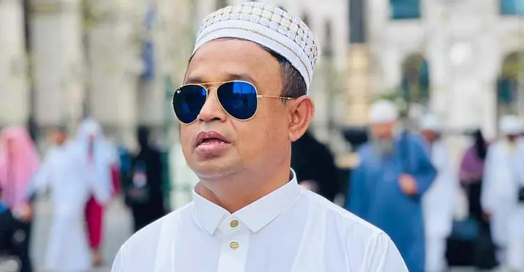 ওমরাহ শেষে দেশে ফিরলেন ডিবিপ্রধান হারুন