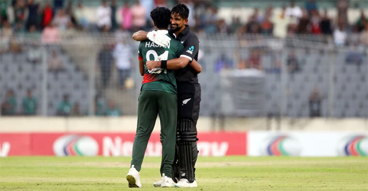 মানকাডিংয়ে আউট ইস সোধি, ডেকে আনলেন হাসান-লিটন