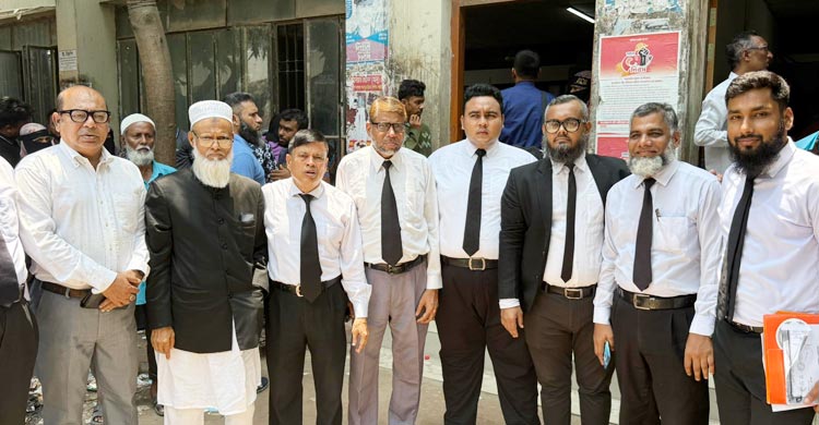 শেখ হাসিনাসহ ১২ জনের বিরুদ্ধে রাষ্ট্রদ্রোহের মামলার আবেদন