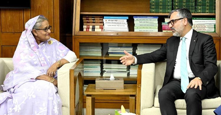 PM reiterates dignified return of Rohingyas to Myanmar