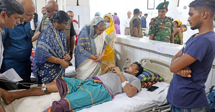 পঙ্গু হাসপাতালে গিয়ে ‘নো ট্রিটমেন্ট, নো রিলিজ’ নির্দেশ দেন হাসিনা