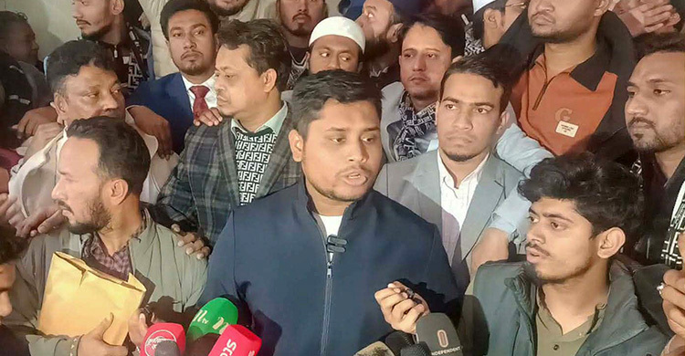 প্রশাসন বিএনপির দিকে ঝুঁকে পড়েছে: হাসনাত আবদুল্লাহ