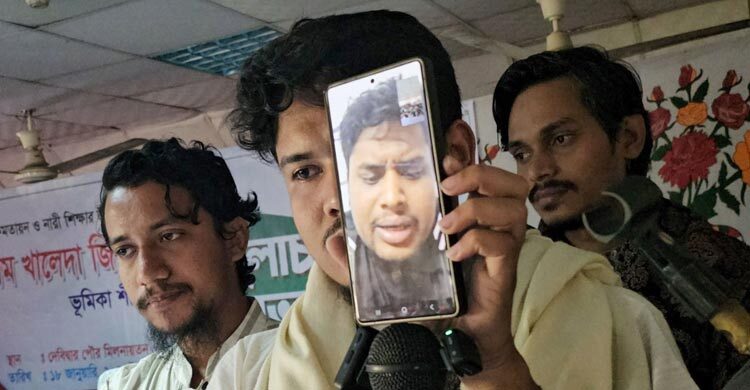 মৃত্যুর পরোয়ানা মাথায় নিয়ে আমাদের চলতে হয়: হাসনাত আবদুল্লাহ