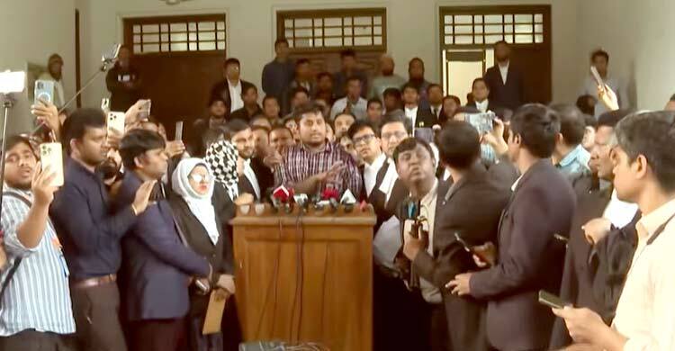 ঋণখেলাপিদের নির্বাচনে আনলে আওয়ামী লীগের দোষ কী: হাসনাতের প্রশ্ন