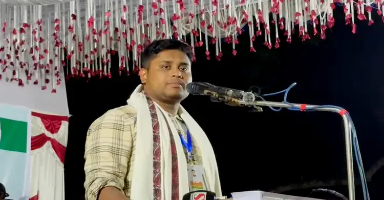 ফ্যামিলি কার্ড নয়, এন্ট্রি চান্দাবাজি কার্ড দেয়ার আহ্বান হাসনাতের