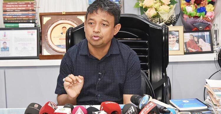 সাবেক ডিবি প্রধান হারুন ও তার স্ত্রীর দেশত্যাগে নিষেধাজ্ঞা