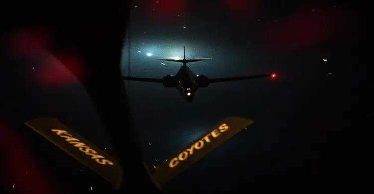 ইরানের ক্ষেপণাস্ত্র ঘাঁটিতে ‘বাংকার বাস্টার’ বোমা হামলা যুক্তরাষ্ট্রের