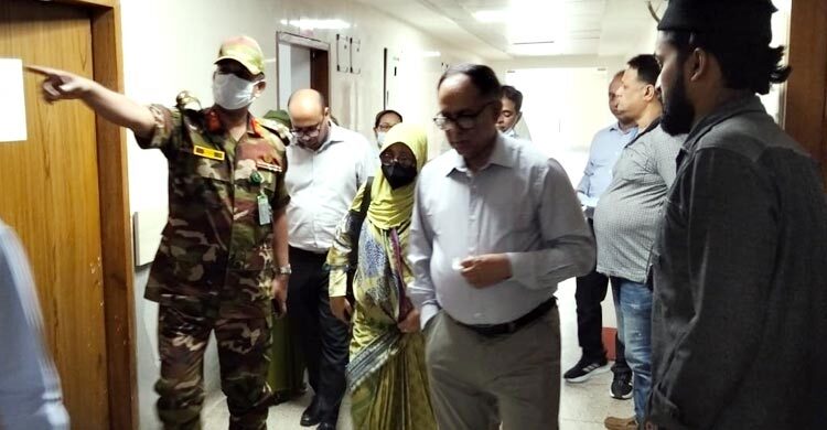 নুরকে দেখতে ঢামেকে স্বাস্থ্য উপদেষ্টা