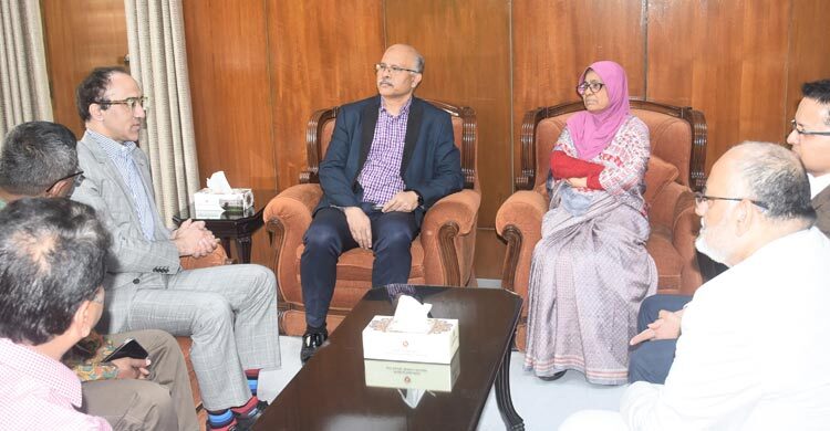 স্বাস্থ্য উপদেষ্টার সঙ্গে যুক্তরাজ্যের চিকিৎসকদলের সাক্ষাৎ