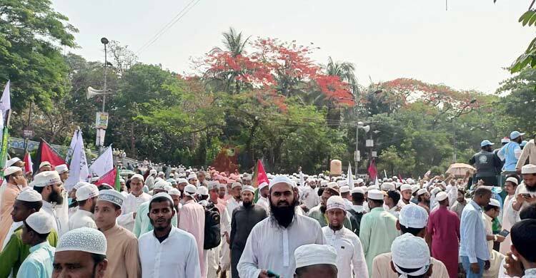 Thousands join Hefazat rally at Suhrawardy Udyan