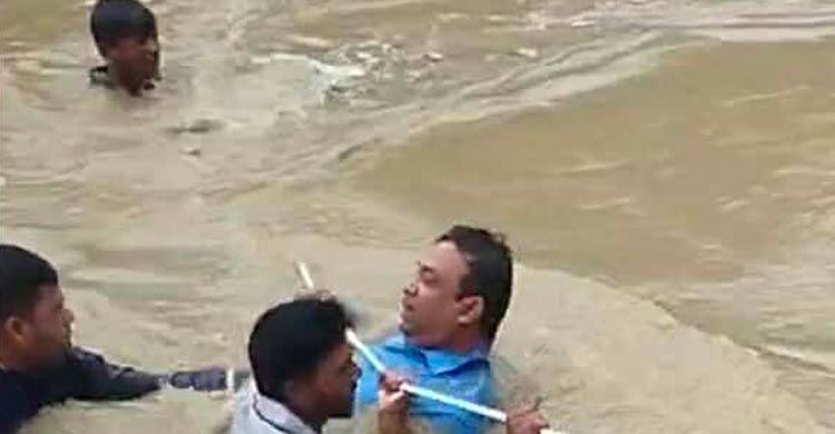 ৯৯৯-এ ফোন, অতিবৃষ্টিতে রূপসী ঝর্ণায় আটকেপড়া ৮ পর্যটক উদ্ধার