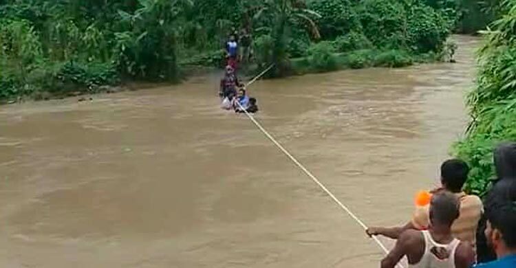 ৯৯৯-এ ফোন, অতিবৃষ্টিতে রূপসী ঝর্ণায় আটকেপড়া ৮ পর্যটক উদ্ধার