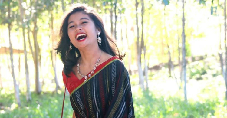 স্রোতের বিপরীতে টিকে রইলেন হেমা চাকমা