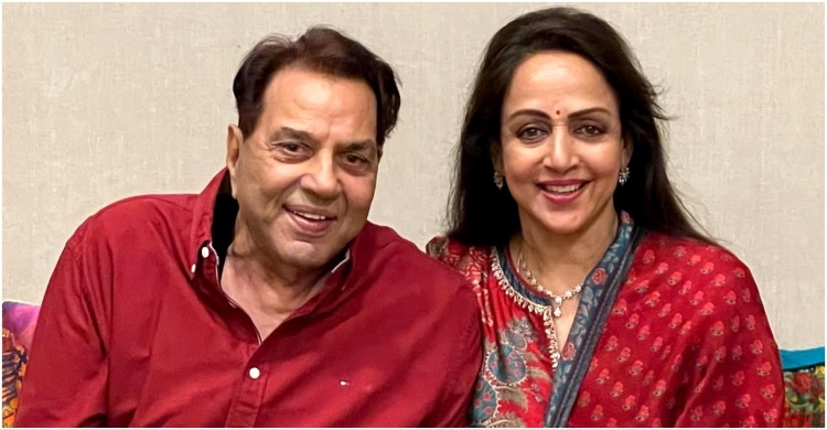 ধর্মেন্দ্রের মৃত্যুর খবরে ক্ষুব্ধ স্ত্রী হেমা মালিনী