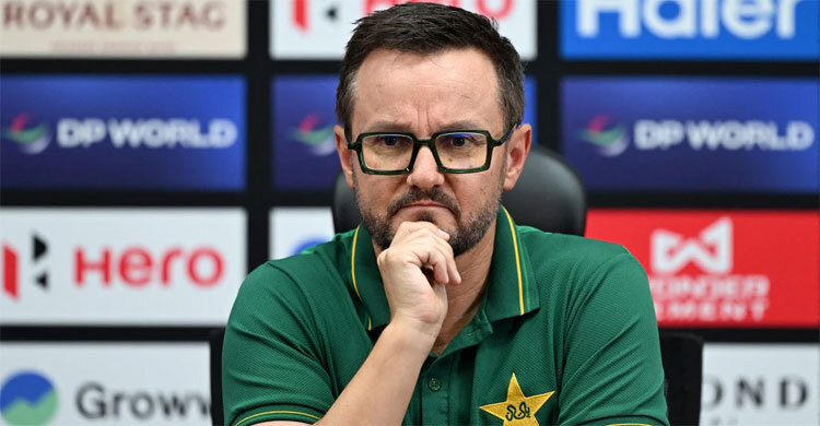 সিরিজ হেরেও যে জায়গায় তৃপ্ত পাকিস্তান কোচ