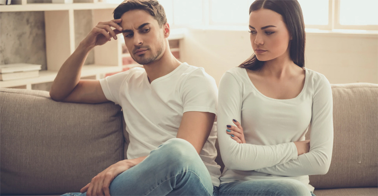 সঙ্গী আপনাকে ‘পকেটিং’ করছে বুঝবেন যেভাবে