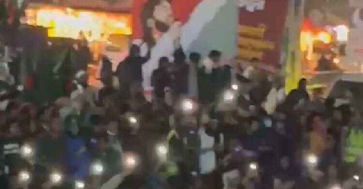 ইনকিলাব মঞ্চের নেতাকর্মীদের স্লোগানে উত্তাল শাহবাগ