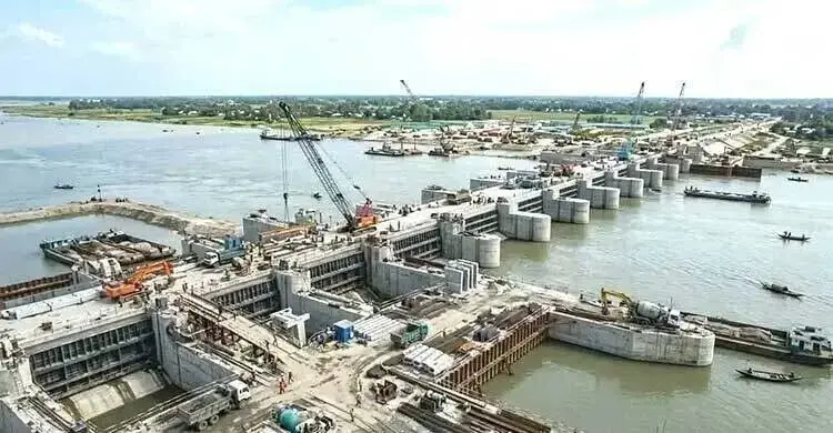 পদ্মা ব্যারাজ নির্মাণের ঘোষণা পররাষ্ট্রনীতি নতজানু না হওয়ার বার্তা