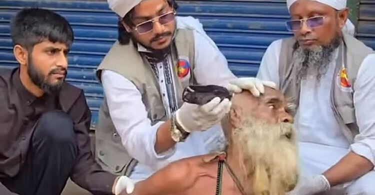 জোর করে বৃদ্ধের চুল-দাড়ি কেটে দেওয়ার ঘটনায় মামলা