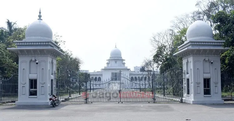 সুপ্রিম কোর্ট সচিবালয় নিয়ে রিট শুনানি আপাতত হচ্ছে না