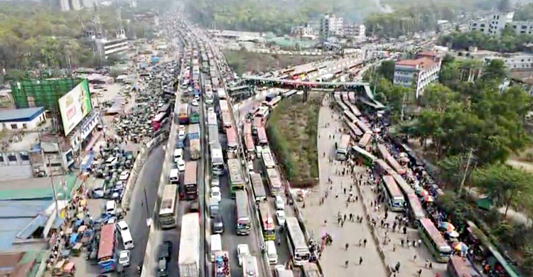 নবীনগর-চন্দ্রা মহাসড়কে ১৫ কিলোমিটার যানজট, শিলাবৃষ্টিতে ভোগান্তি চরমে