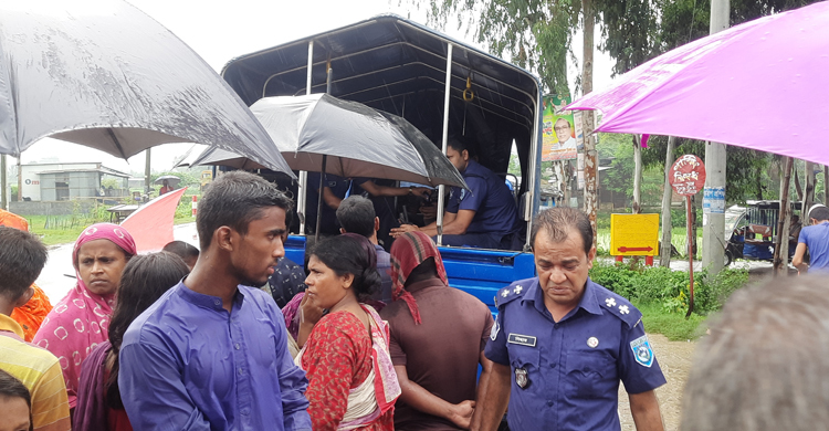 দিনাজপুরে ট্রাক-ইজিবাইক সংঘর্ষ, শিশুসহ নিহত ২