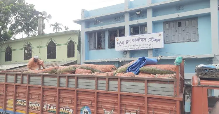 ৫ আগস্ট হিলিতে আমদানি-রফতানি বন্ধ