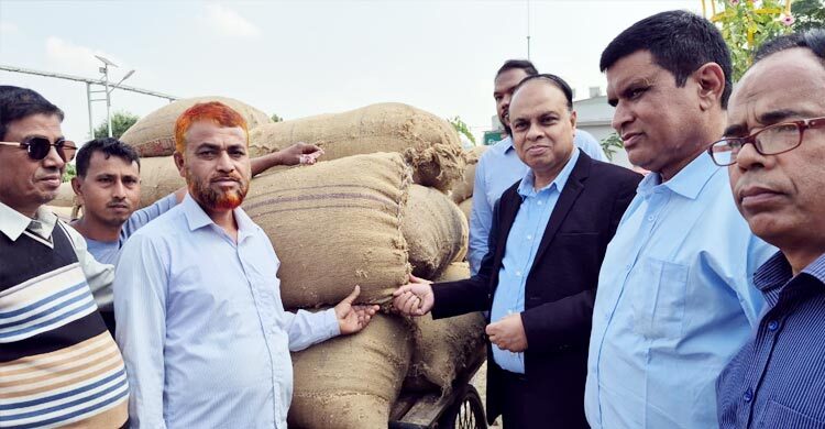 কৃষক পর্যায়ে আমন ধান সংগ্রহ শুরু করলো প্রাণ