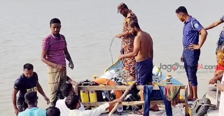 ধরপাকড় চললেও বন্ধ নেই ইলিশ শিকার