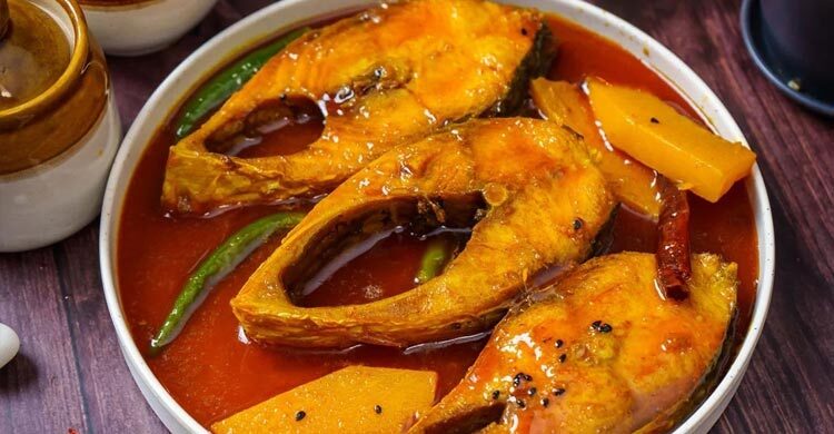 চালতা দিয়ে ইলিশের টক ঝোল