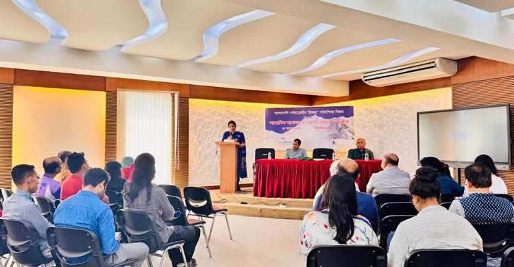 হিমালয়ের ‘হিমলুং’ বিজয়ী নিম্নির পতাকা প্রত্যর্পণ