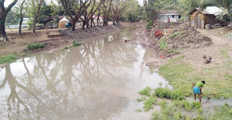 বৃষ্টিতে পোয়াবারো, পানির নিচে কাজ দেখিয়ে ৬ কোটি টাকা লুটের পাঁয়তারা