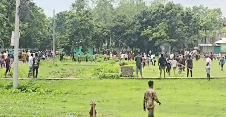 ইউপি চেয়ারম্যানের দায়িত্ব নিয়ে সংঘর্ষ, ওসিসহ আহত অর্ধশতাধিক