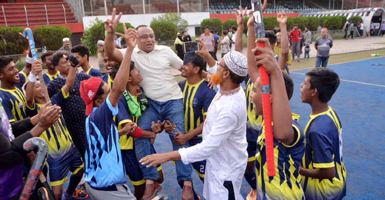 অপরাজিত চ্যাম্পিয়ন ঢাকা ইয়াংস্টার ক্লাব