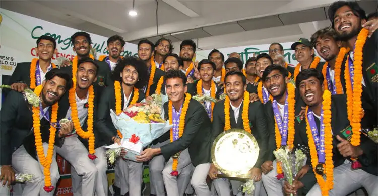 আমিরুলদের জন্য ব্যতিক্রমী সংবর্ধনা হকি ফেডারেশনের