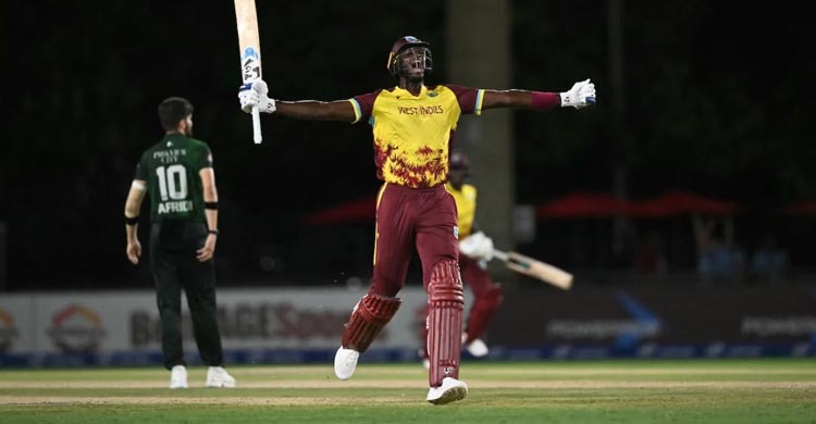 রুদ্ধশ্বাস লড়াইয়ে পাকিস্তানকে হারিয়ে সিরিজে ফিরলো উইন্ডিজ